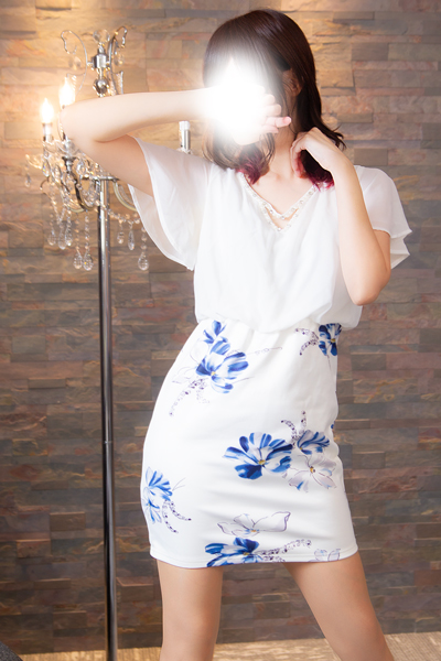 新人 ニイナ